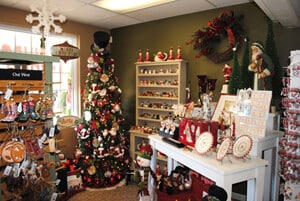 Holly_Tree_Christmas_Shop