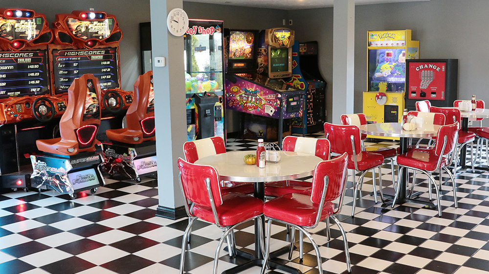 Frostys-Fun-Center-Interior-Arcade-1000x560.jpg
