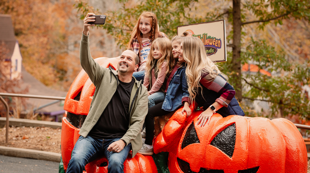 Holiday-World-Halloween-Weekends-Fall-FAQs-1000x560.jpg