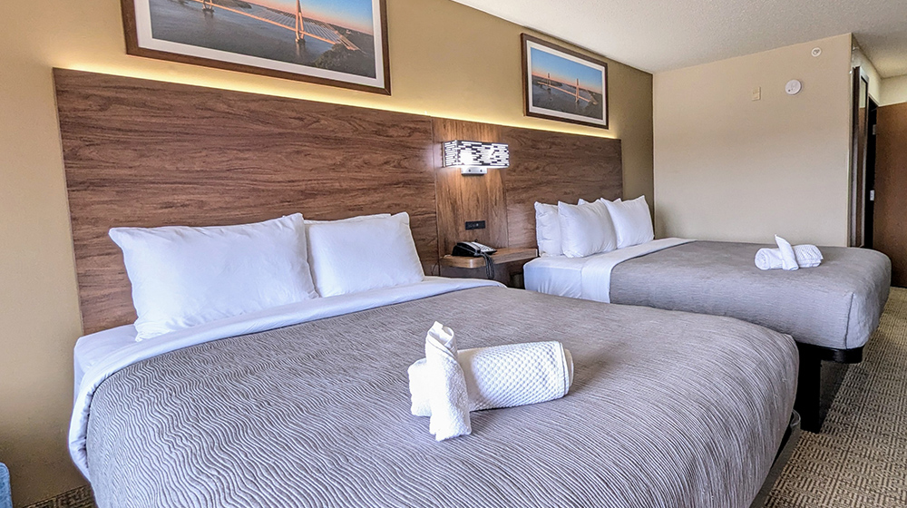 Quality-Inn-Suites-Guest-Room-Easy-Getaway-1000x560.jpg