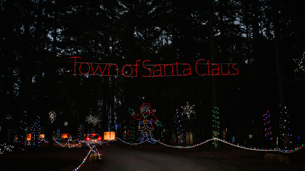 Santa-Claus-Land-of-Lights-1000x560.jpg