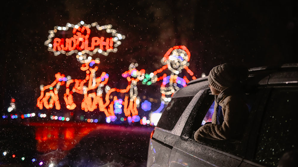 Santa-Claus-Land-of-Lights-Christmas-1000x560.jpg