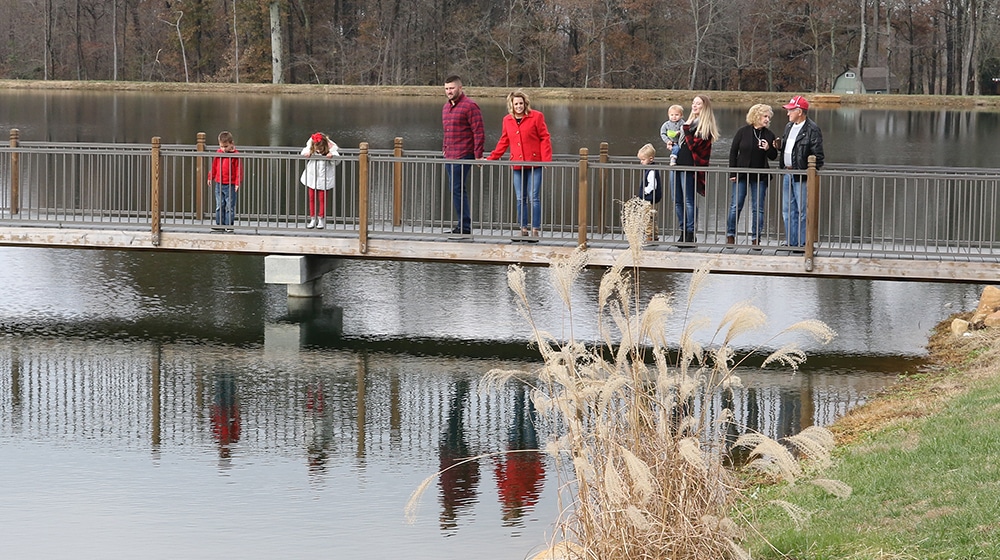 lincoln-pines-lakefront-resort-lake-bridge-family-winter